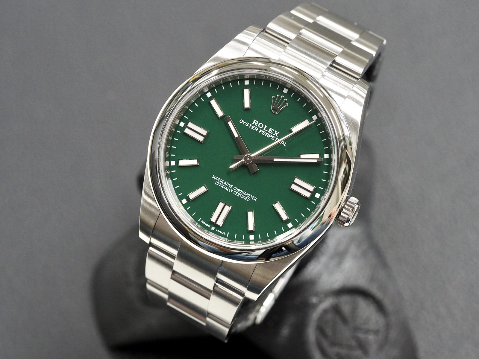 Rolex 124300 Oyster Perpetual Green