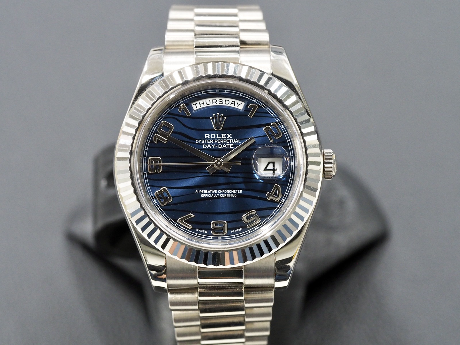 Rolex 218239 Day-Date II White Gold Blue Dial | Kellokonttori