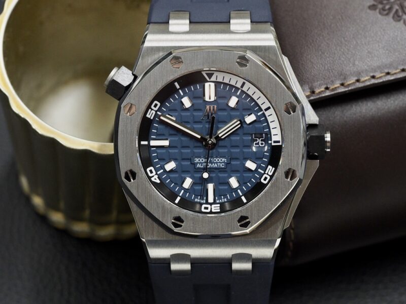 Audemars Piguet Royal Oak Offshore Diver 15720st Blue - Image 4