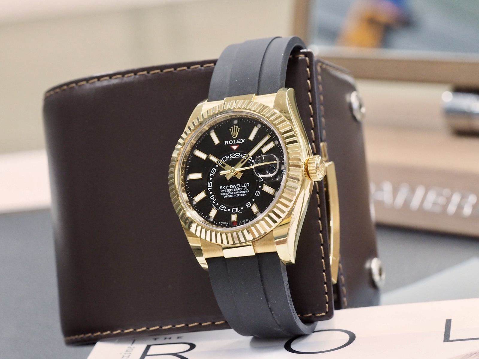 Rolex 326238 Sky-Dweller Oysterflex Yellow Gold - Image 6
