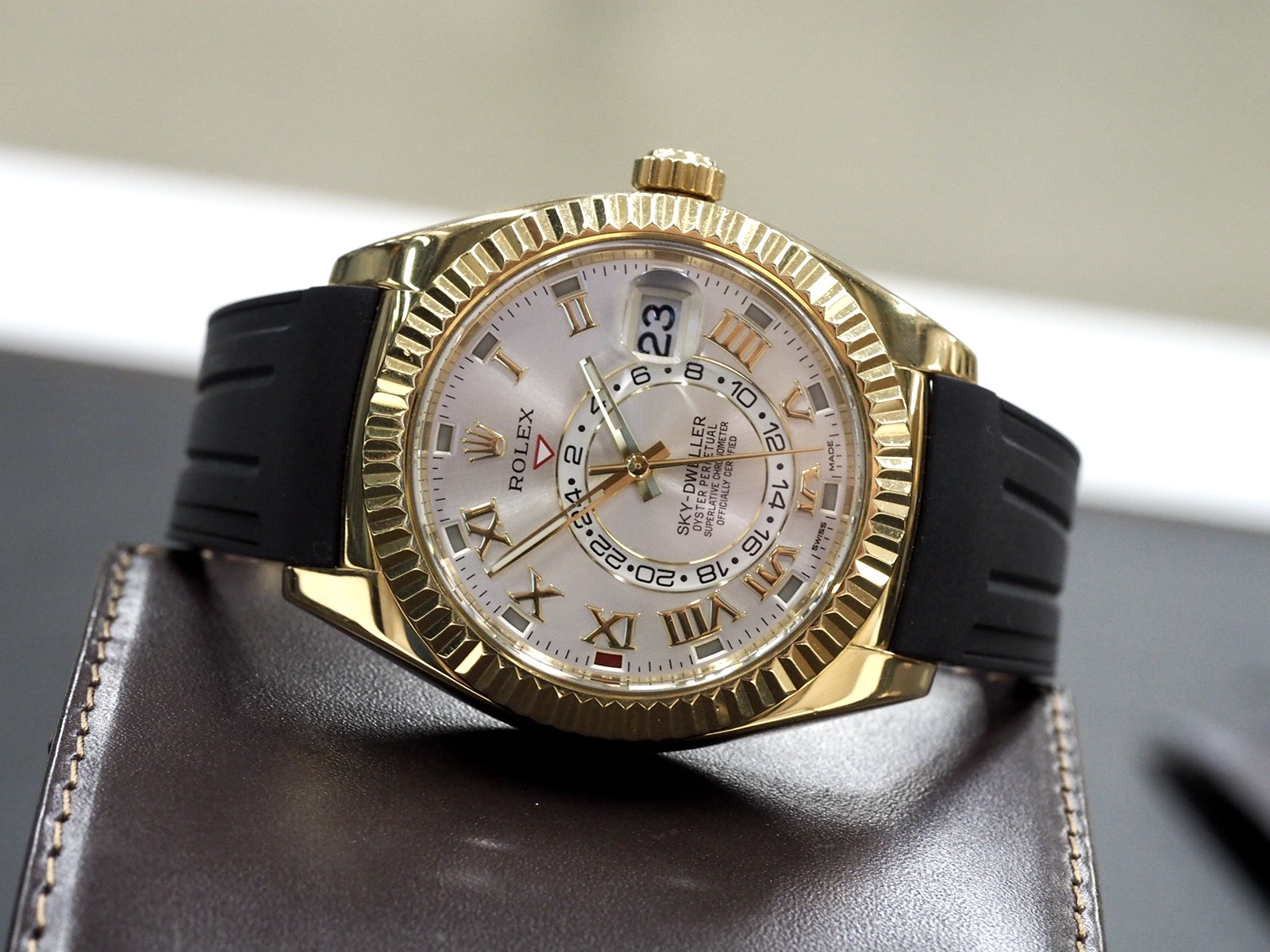 Rolex 326138 Sky-Dweller Yellow Gold - Image 5