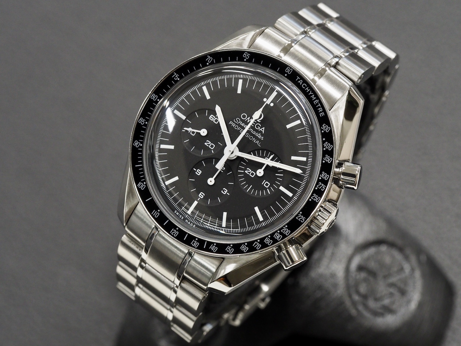 Omega Speedmaster Moonwatch Hesalite